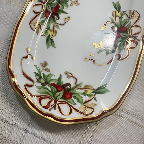 Tiffany & Co. Holiday Oval Serving Platter with Red and Green Accents Gold Trim - Picture 9 of 16